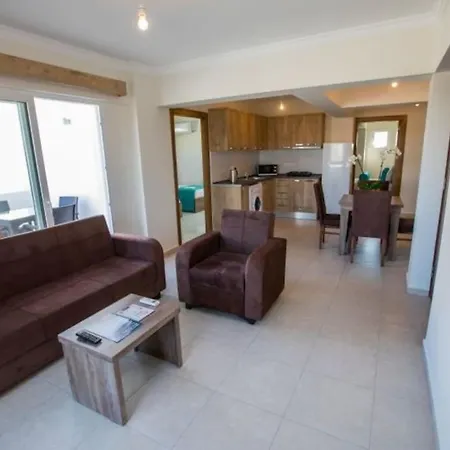 Сasa de vacaciones Family With Shared Pool Near Beach In Northern Cyprus *